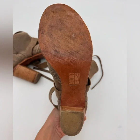 FREE PEOPLE "Daydream" Suede Open Toe Strappy Leather Sandal Size 40 (US 10) - Picture 9 of 11